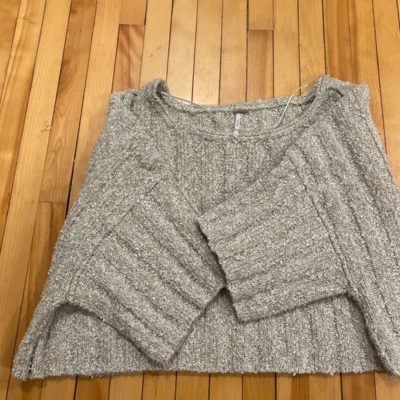 Free people short sleeve cropped sweater - Picture 2 of 3